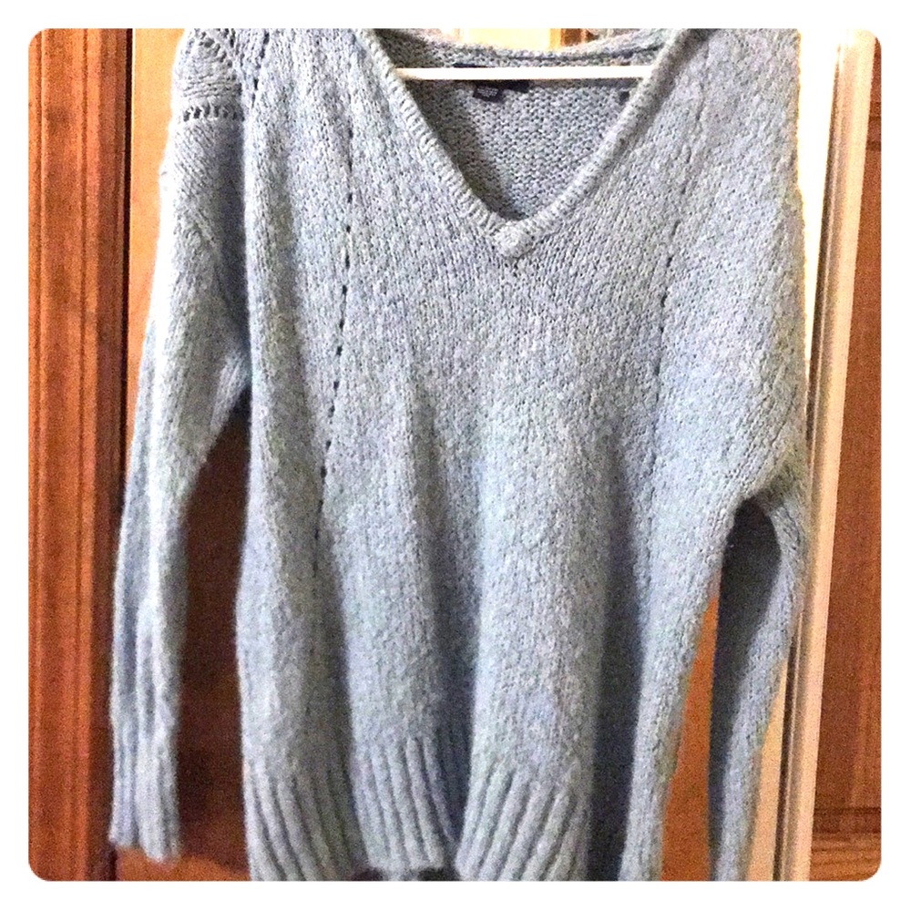 American Eagle hooded sweater